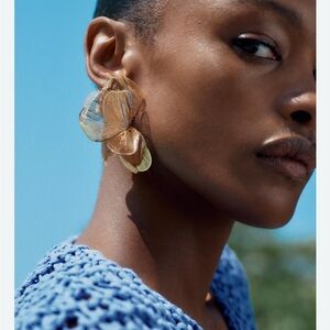 Elegant Gold Leaf Earrings